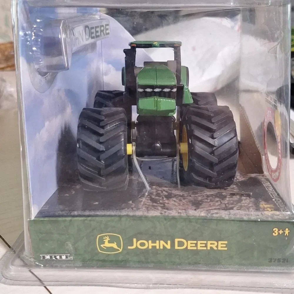 Collector Item Ertle Monster Treads John Deere Tractor New Unopened Package - Picture 4 of 6